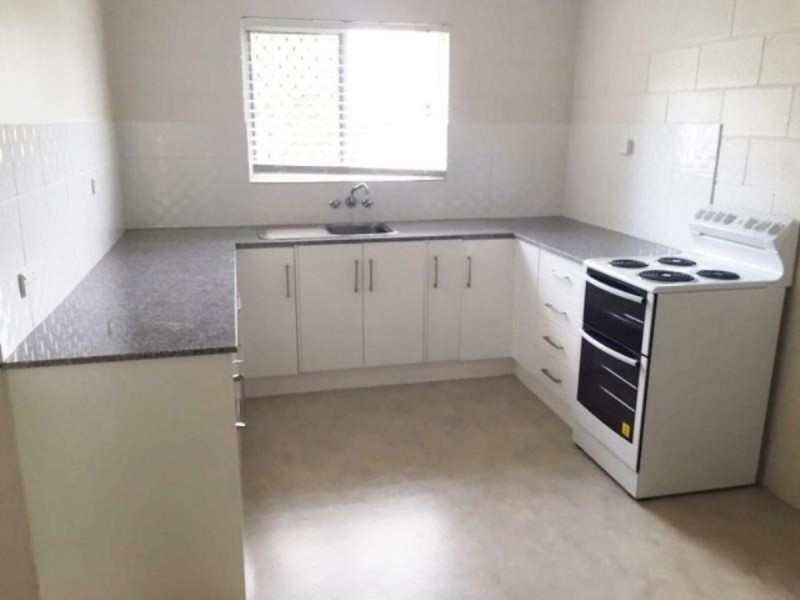 1/218 Horton Street, Koongal QLD 4701